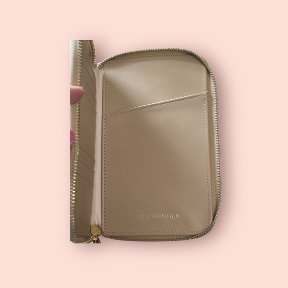 LOST + WANDER Travel Wristlet Organizer - NEW - Picture 4 of 8